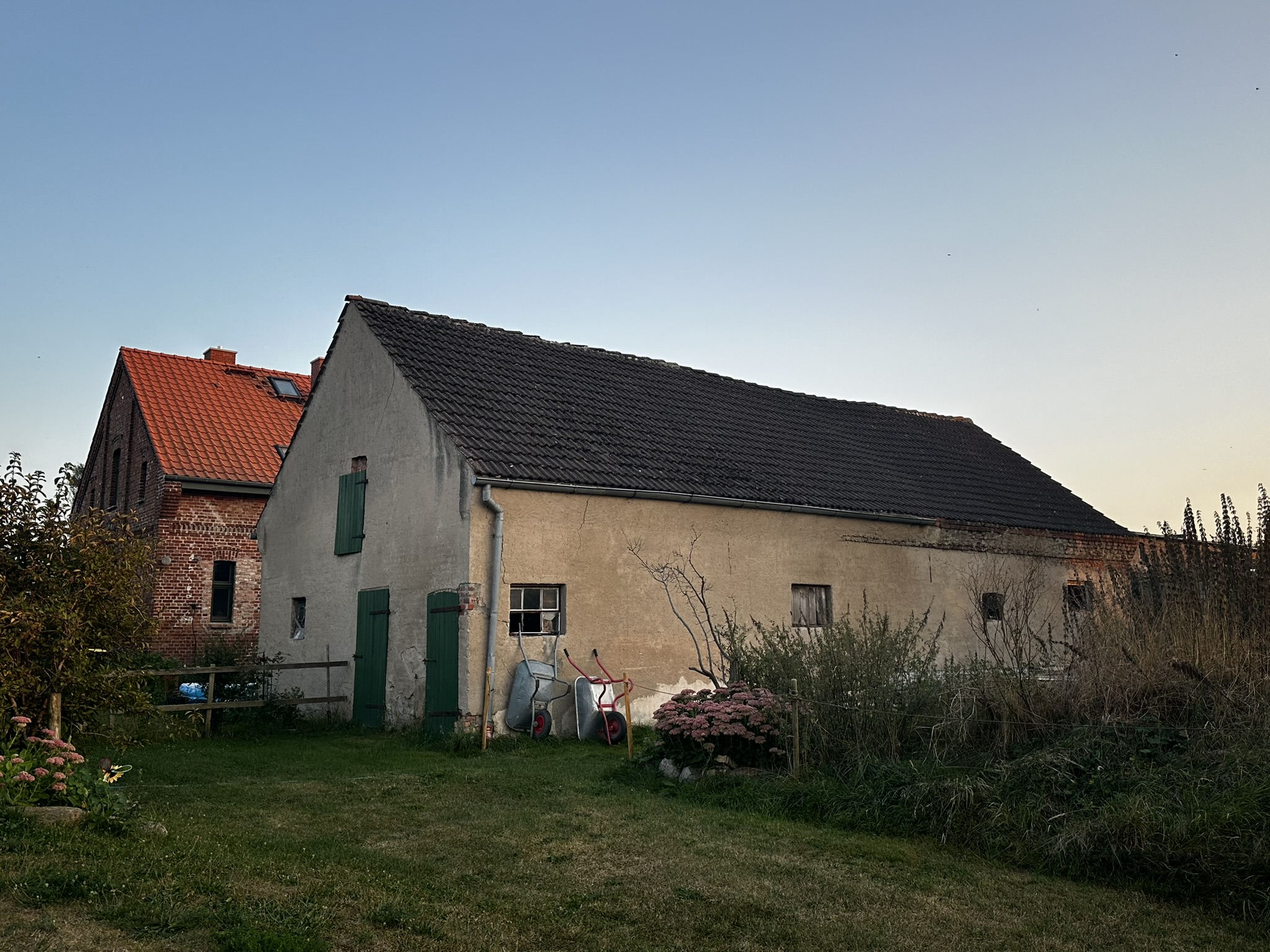 Ein Haus in Grammentin, Mecklenburg-Vorpommern, aufgenommen mit dem iPhone. Die Ansicht kommt aus dem sehr zu empfehlenden Restaurant 'Märchengarten'.